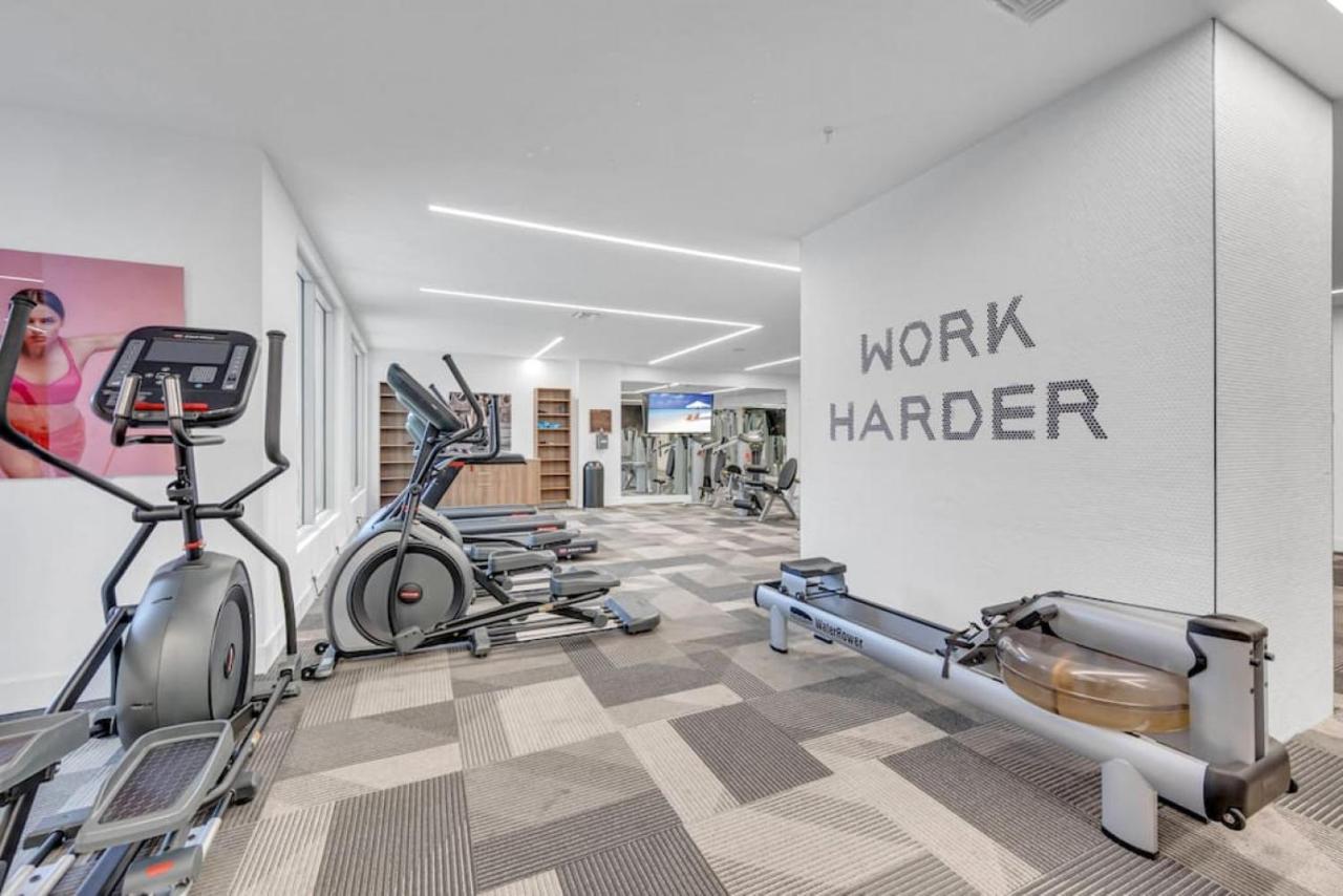 Modern Unit In Downtown With Free Parking Apartamento *